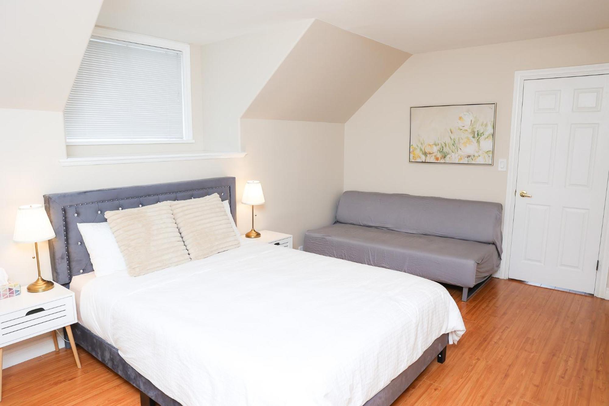 Spacious Two Bedrooms With Two Bathrooms Central Richmond 15Min To Yvr Airport Экстерьер фото