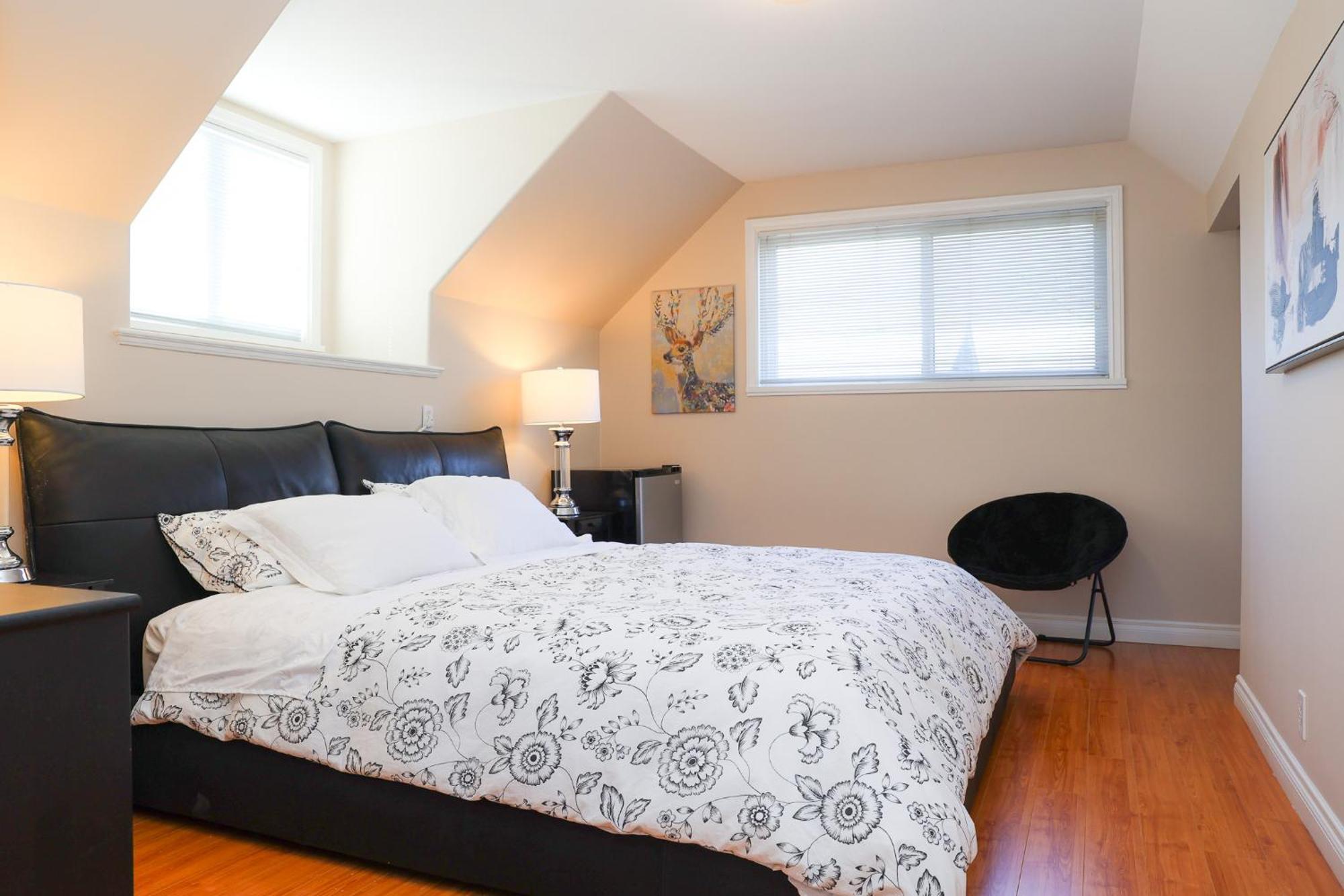 Spacious Two Bedrooms With Two Bathrooms Central Richmond 15Min To Yvr Airport Экстерьер фото